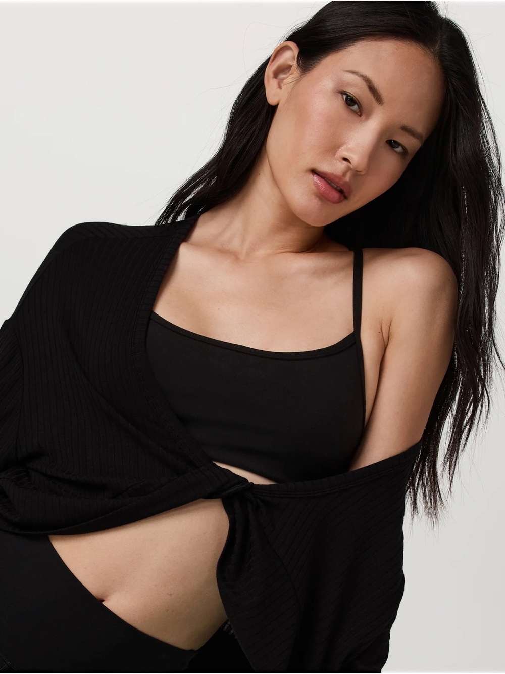 Vuori Long Sleeve Twist Top in Black Size Medium